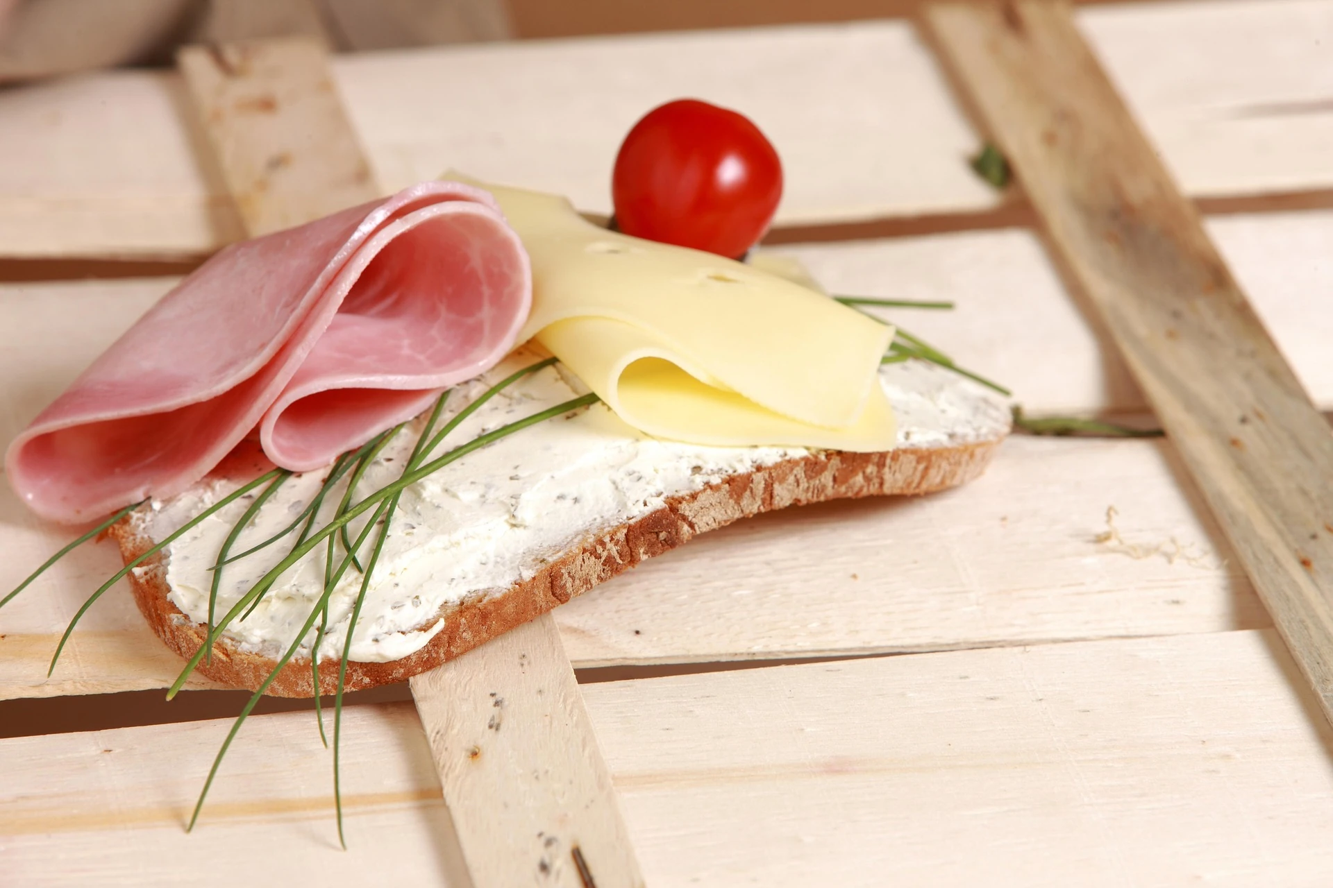 gros plan sandwich jambon fromage