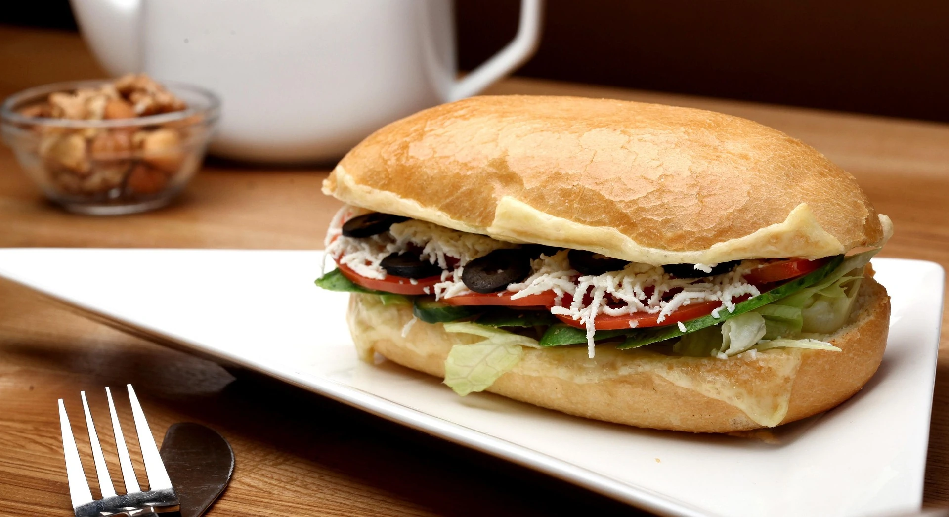 gros plan sandwich végétarien sur une assiette